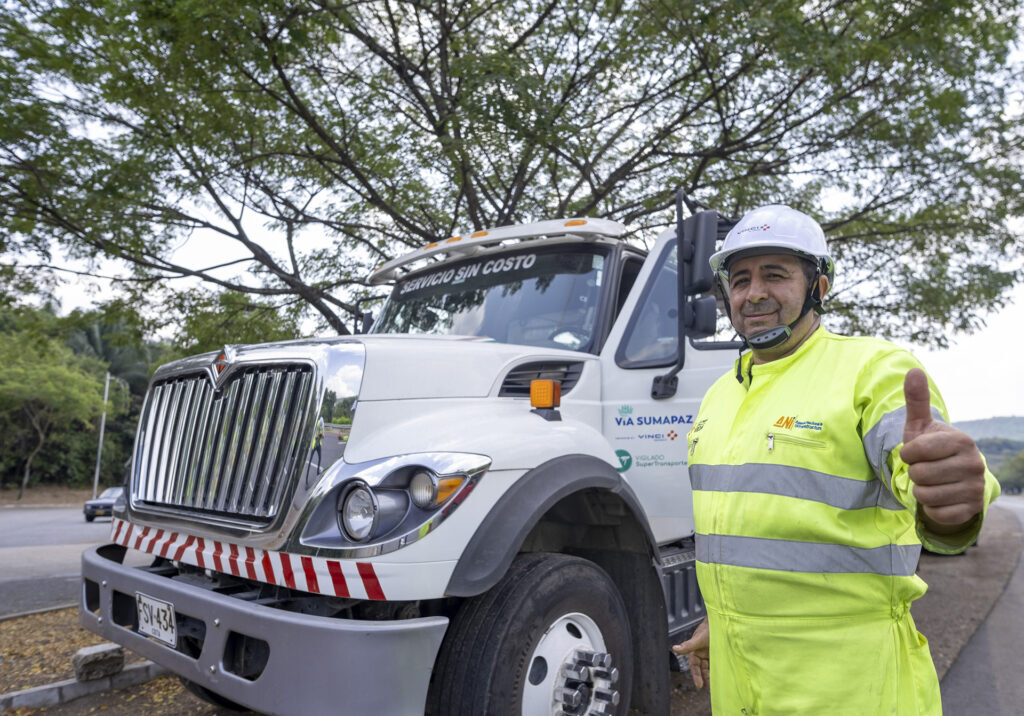 grua y trabajador via sumapaz