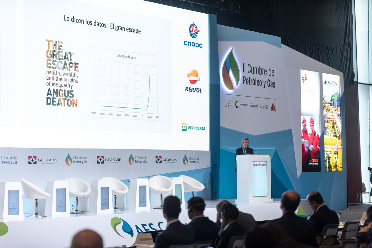 escenografía ii cumbre de petroleo y gas